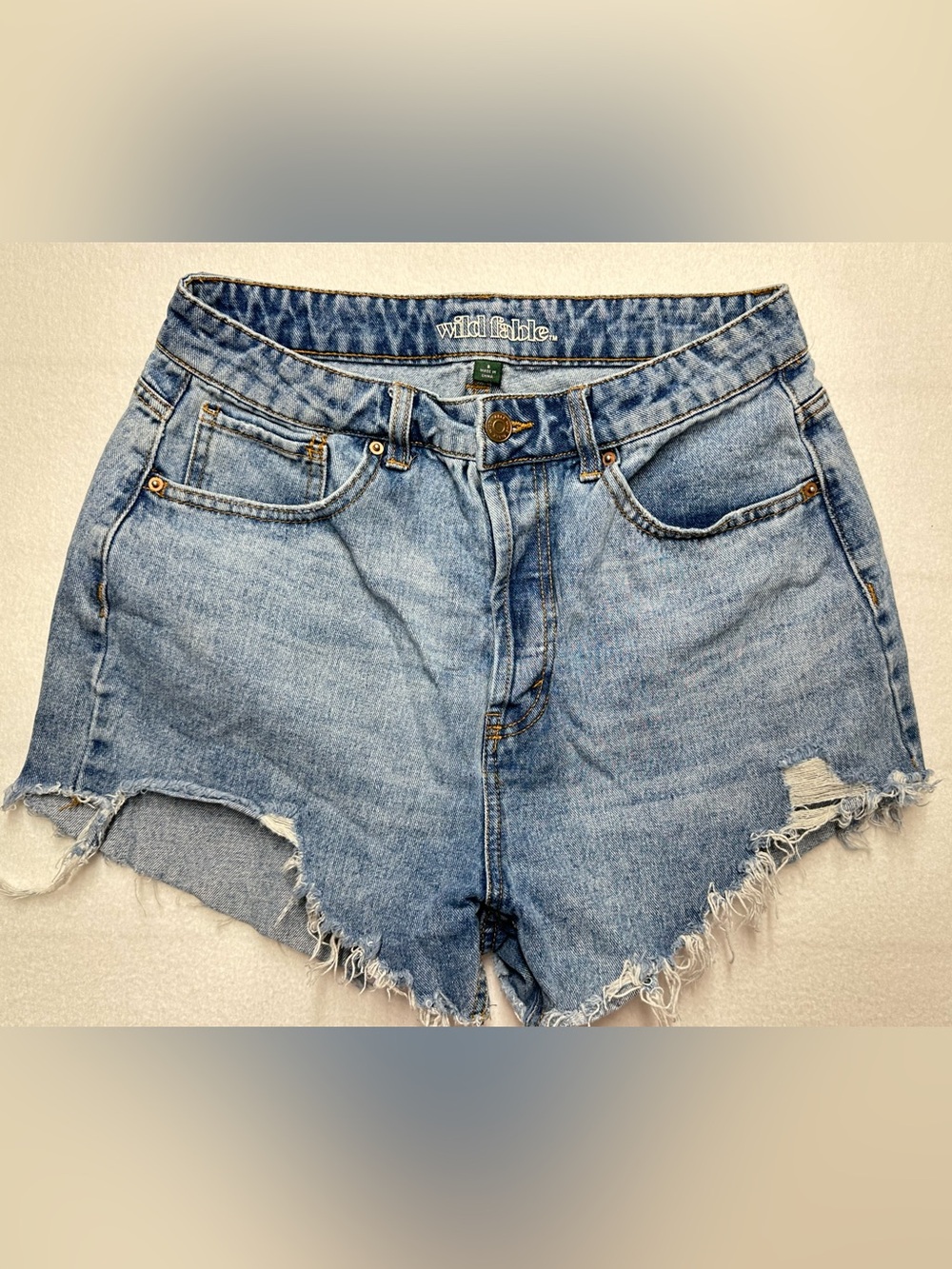 Wild Fable Women’s Size 8 High Rise Denim Cutoff Shorts Light Wash Distressed